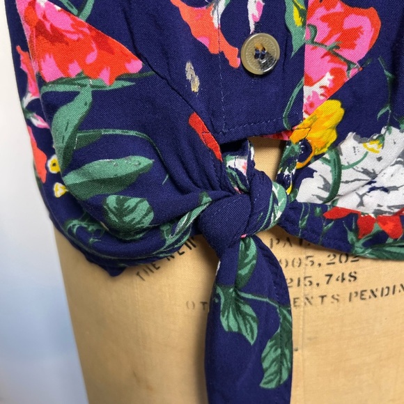 Anthropologie Maeve blue short sleeve floral button down blouse with tie - Picture 2 of 5